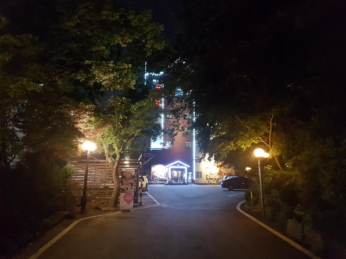 Garden Hotel Uijeongbu Екстер'єр фото