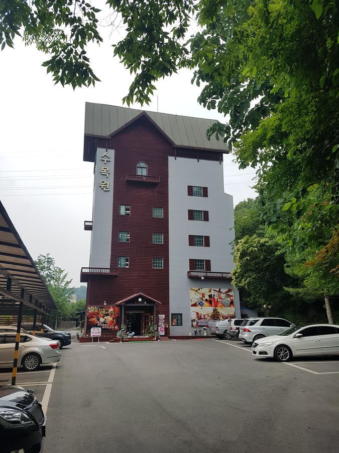 Garden Hotel Uijeongbu Екстер'єр фото